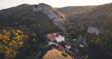 Svatý Jan pod Skalou